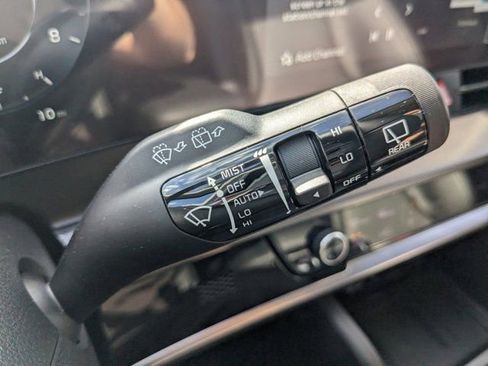 Used 2024 Kia Sportage SX image 29