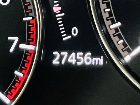 Used 2022 MAZDA MAZDA3 s image 9