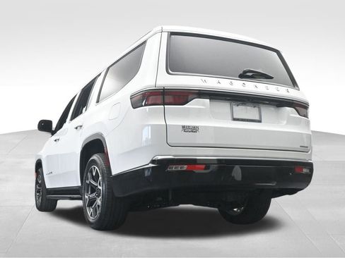 Used 2023 Jeep Wagoneer Series III w/ Preferred Equipment Group image 61