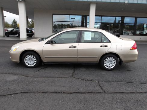 Used 2007 Honda Accord VP image 2