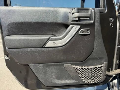 Used 2011 Jeep Wrangler Unlimited Sahara AWD/4WD image 16
