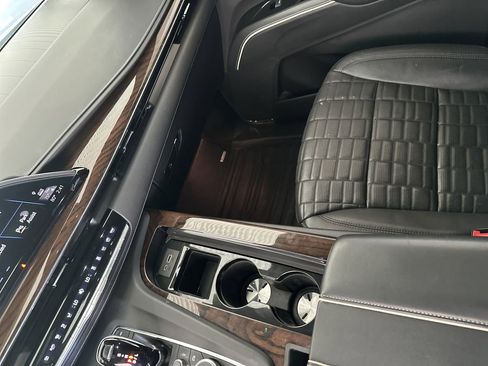 Used 2022 Cadillac Escalade ESV Sport Platinum w/ LPO, ONYX Package AWD/4WD image 22