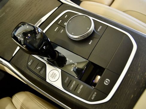 Used 2020 BMW 330i xDrive Sedan w/ Driving Assistance Package image 16