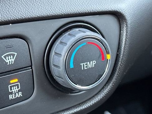 Used 2022 GMC Terrain SLE image 29