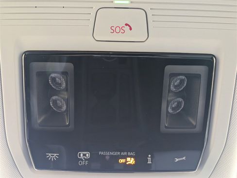 Certified 2025 Volkswagen Tiguan SE image 29