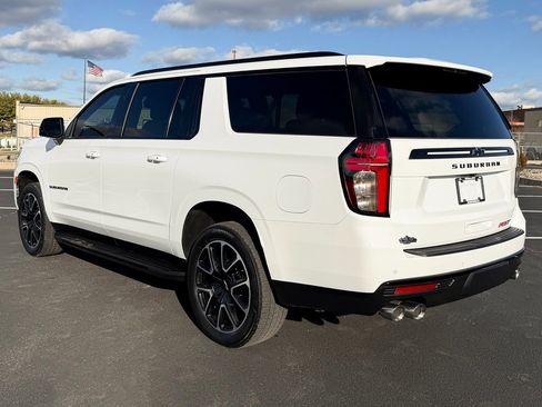 Used 2024 Chevrolet Suburban RST image 12