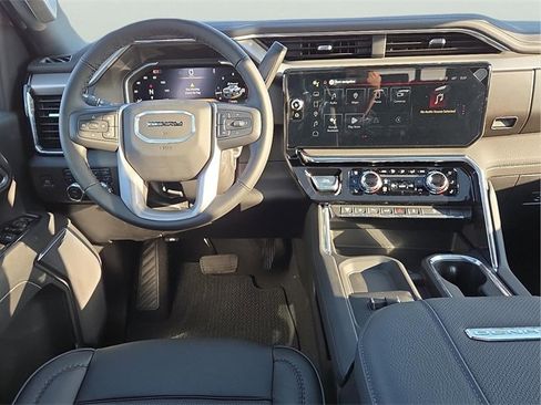 New 2026 GMC Sierra 2500 Denali w/ Denali Reserve Package image 13