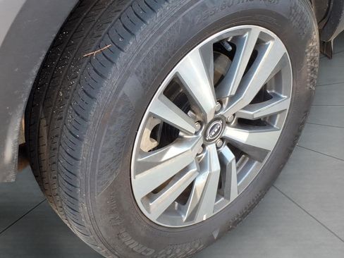 Used 2025 Nissan Pathfinder SL AWD/4WD image 6