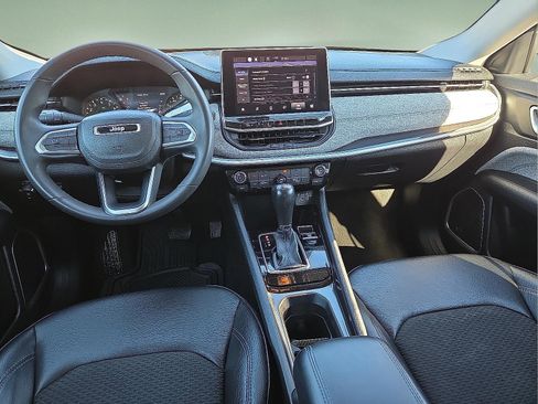 Used 2022 Jeep Compass Latitude image 11