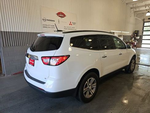 Used 2017 Chevrolet Traverse LT AWD/4WD image 3