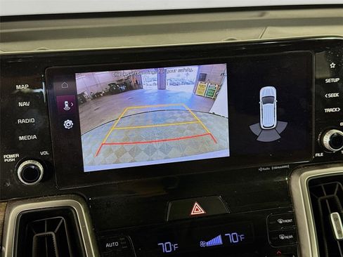 Certified 2022 Kia Sorento EX w/ Panoramic Sunroof Package FWD image 17