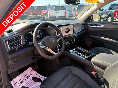 Used 2025 Volkswagen Atlas SEL image 3