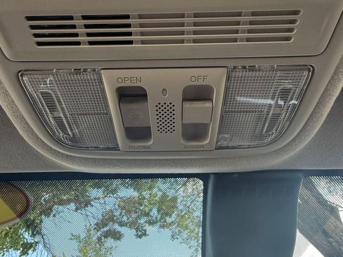 Used 2018 Honda Fit EX image 35