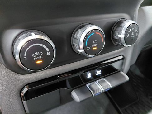 Used 2022 RAM 1500 Big Horn AWD/4WD image 33
