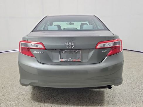 Used 2014 Toyota Camry LE image 6
