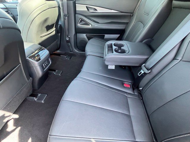 Certified 2027 INFINITI QX60 Luxe w/ Cargo Package FWD image 27