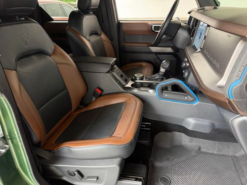 Used 2023 Ford Bronco Outer Banks AWD/4WD image 18