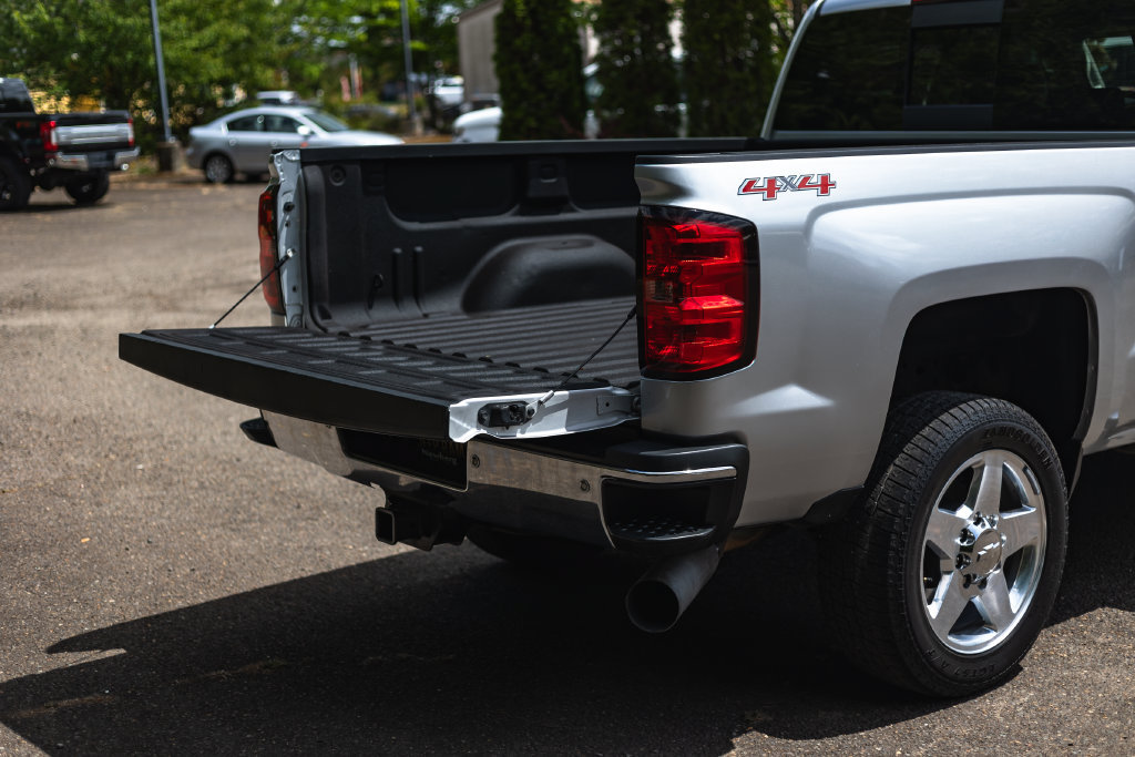 Used 2015 Chevrolet Silverado 2500 LTZ w/ Duramax Plus Package AWD/4WD image 11