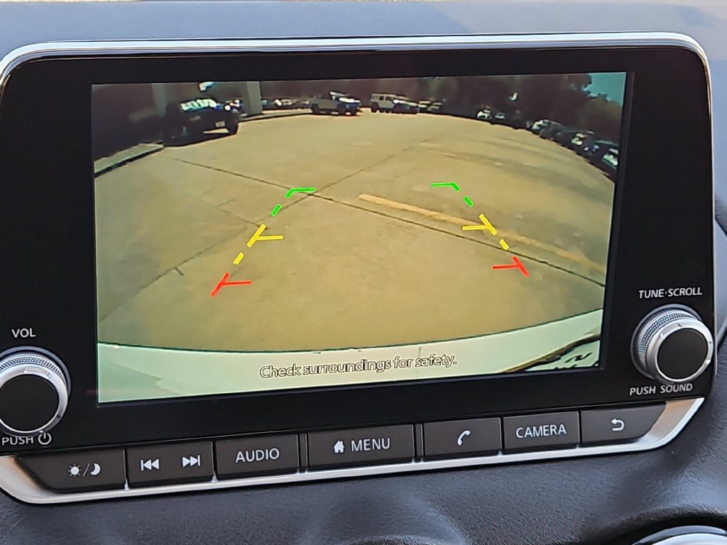 Used 2025 Nissan Sentra SV FWD image 18