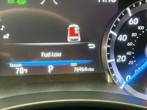 Used 2023 Toyota Highlander LE AWD/4WD image 8