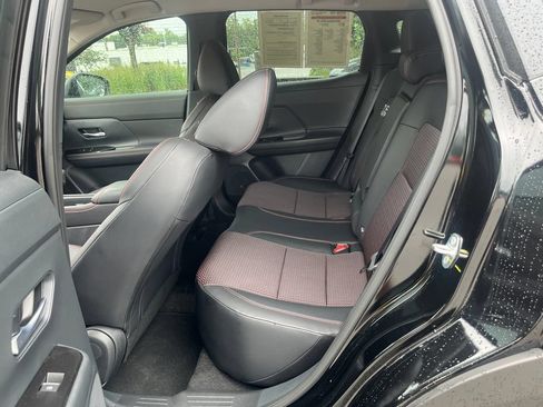 Certified 2026 Nissan Kicks SR FWD image 25
