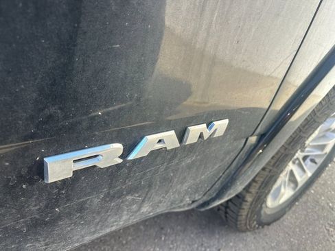 Used 2019 RAM 1500 Laramie image 12