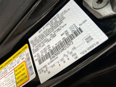 Used 2017 Ford Fusion SE w/ Fusion SE Technology Package image 27