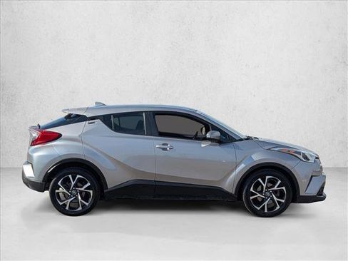 Used 2018 Toyota C-HR XLE image 4