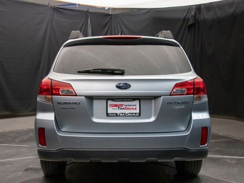 Used 2014 Subaru Outback 2.5i Premium image 11
