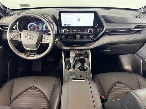 Used 2025 Toyota Highlander XSE AWD/4WD image 11
