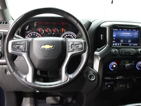 Used 2021 Chevrolet Silverado 1500 LT w/ Bed Protection Package image 8