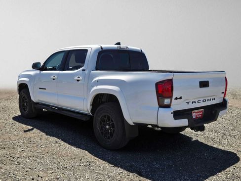 Used 2020 Toyota Tacoma SR5 AWD/4WD image 6