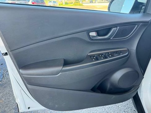 Used 2023 Hyundai Kona SE FWD image 15