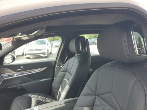 Used 2026 BMW 740i RWD image 23