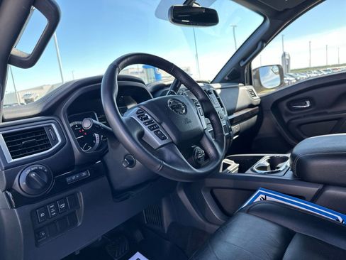 Used 2018 Nissan Titan SL w/ Midnight Edition AWD/4WD image 15