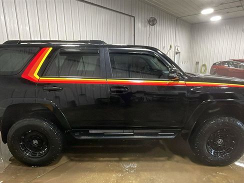 Used 2023 Toyota 4Runner 40th Anniversary SE image 5