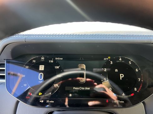 Certified 2025 Land Rover Range Rover Long Wheelbase SE image 23