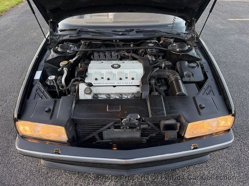 Used 1993 Cadillac Allante FWD image 75