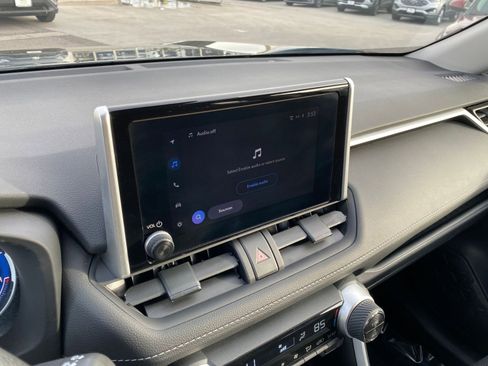 Used 2025 Toyota RAV4 LE image 18