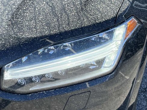 Used 2023 Volvo XC90 B6 Plus w/ Protection Package Premier image 9