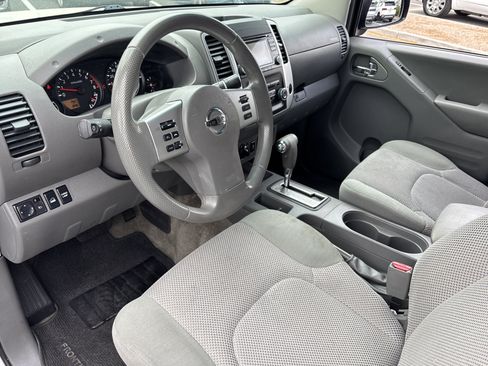 Used 2017 Nissan Frontier SV AWD/4WD image 16