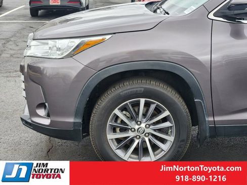 Used 2019 Toyota Highlander XLE image 9