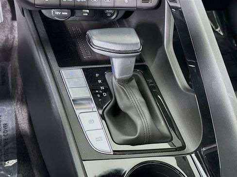 Certified 2023 Hyundai Elantra Limited FWD image 11