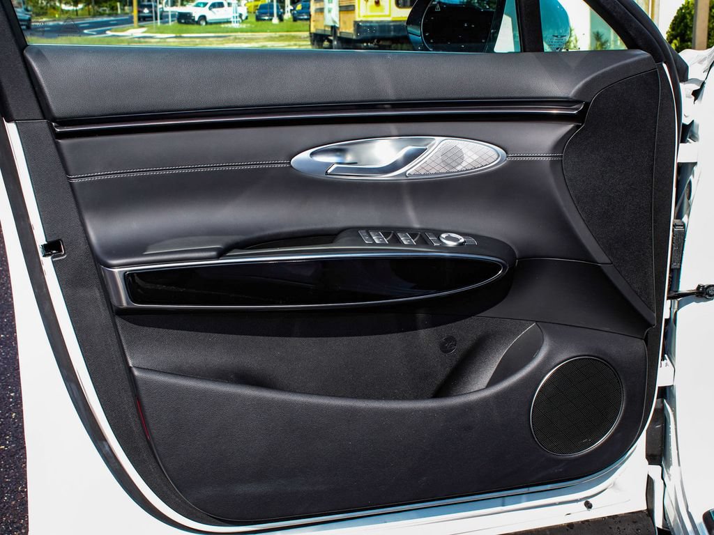 Used 2026 Genesis GV70 2.5T AWD/4WD image 8