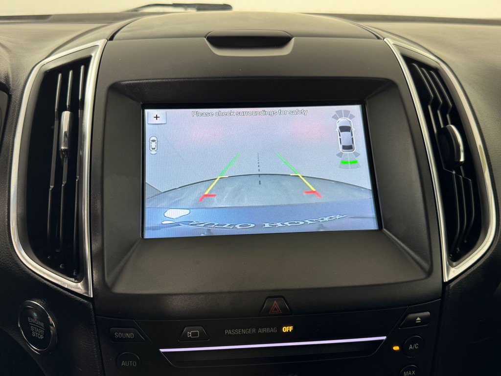 Used 2018 Ford Edge Titanium w/ Equipment Group 302A FWD image 17