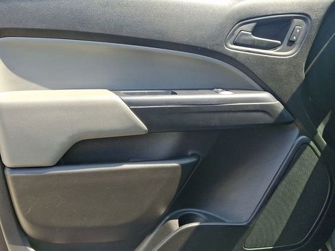 Used 2019 Chevrolet Colorado W/T image 13