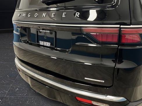 Used 2023 Jeep Wagoneer Series II AWD/4WD image 40