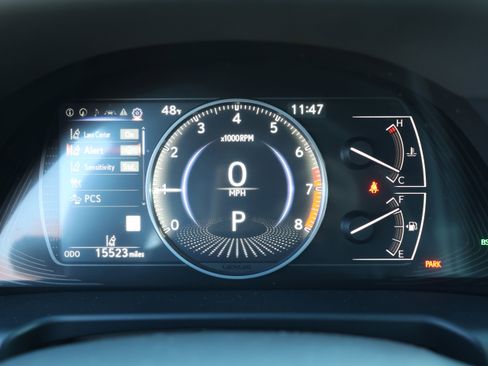 Used 2025 Lexus ES 350 w/ Premium Package image 18