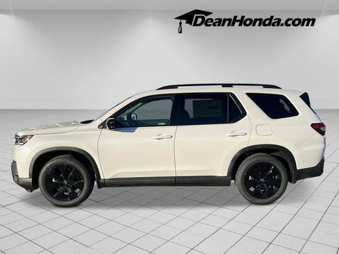 New 2026 Honda Pilot Black Edition image 2