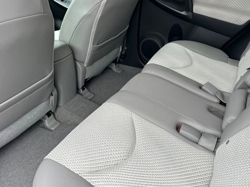 Used 2014 Toyota RAV4 EV image 12